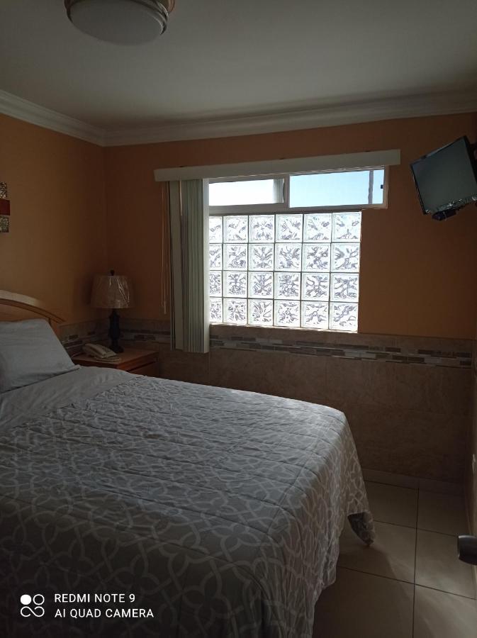 Suites Leon Rojo Tijuana Exterior foto