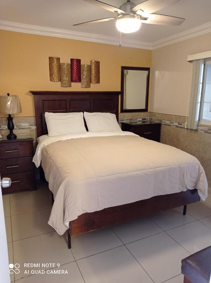 Suites Leon Rojo Tijuana Exterior foto